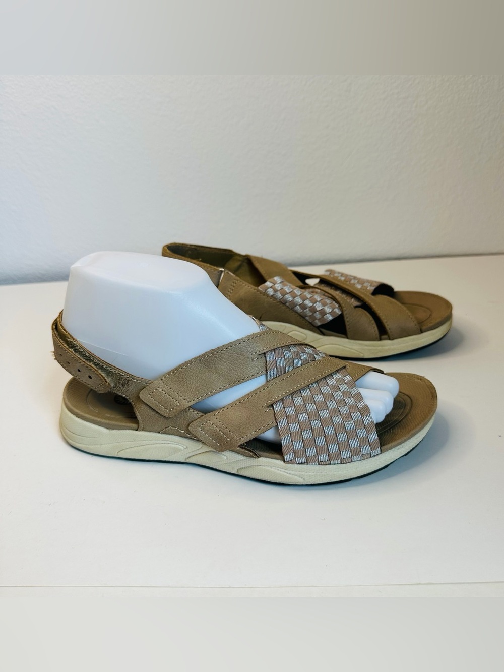 Earth Spirit Sandals Womens 7 Slingback Strappy Adjustable Taupe Silver Metallic